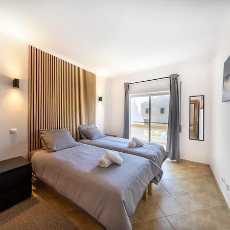 Zen - 3 Bedroom House Semesterbostad *