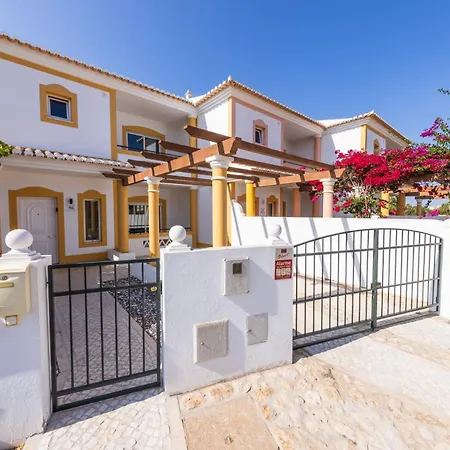 Zen - 3 Bedroom House Сasa de vacaciones